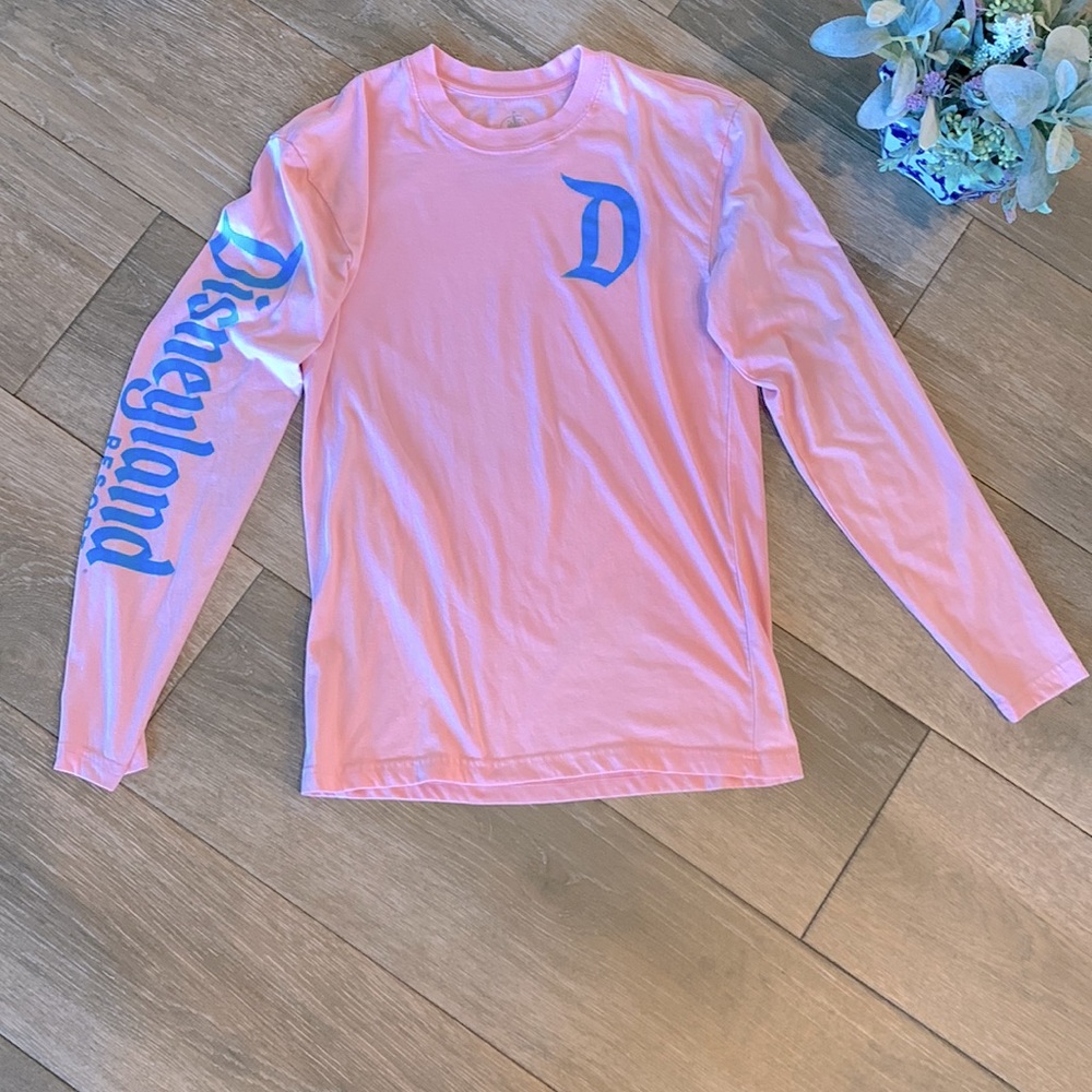 $7 SALE! Disneyland Resort long sleeve t shirt size small